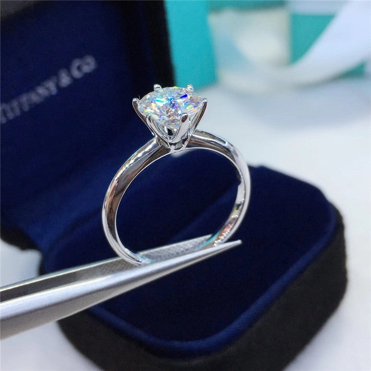 Luxurious Brilliance: 18k Gold Moissanite Diamond Ring