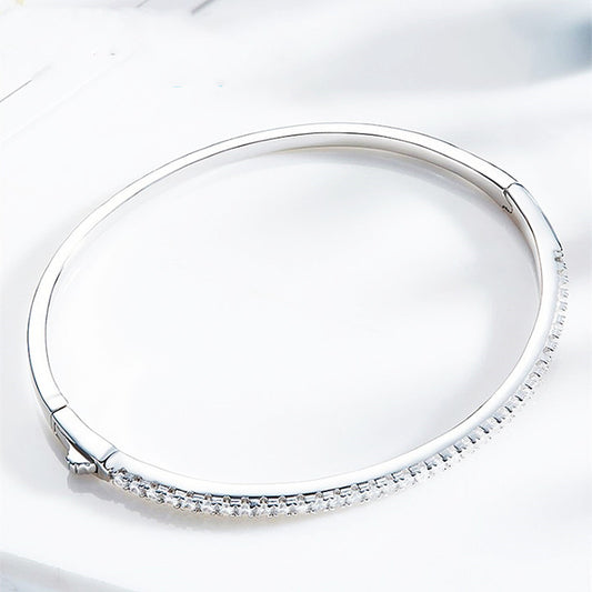 Lusso Brillante ft. 18K White Gold Moissanite Bracelet