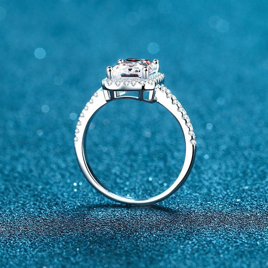 Stunning 1 Carat Moissanite Ring