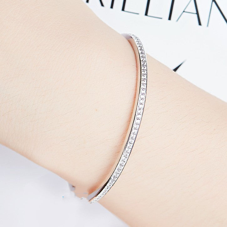 Lusso Brillante ft. 18K White Gold Moissanite Bracelet